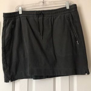 Athleta Farallon Cypress Green Drawstring Mini Skirt Zip Pockets Athletic